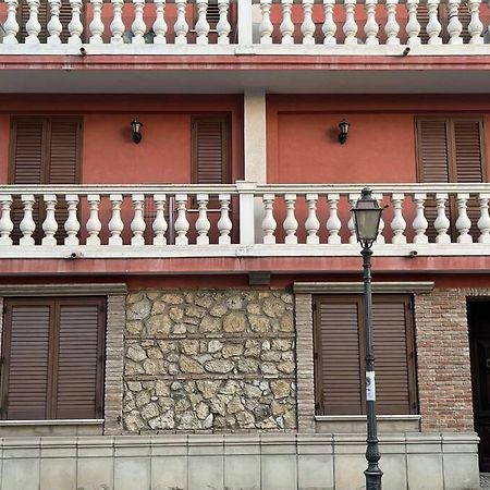 Casa Vacanza Donna Laura Барчеллона-Поццо-ди-Готто Экстерьер фото
