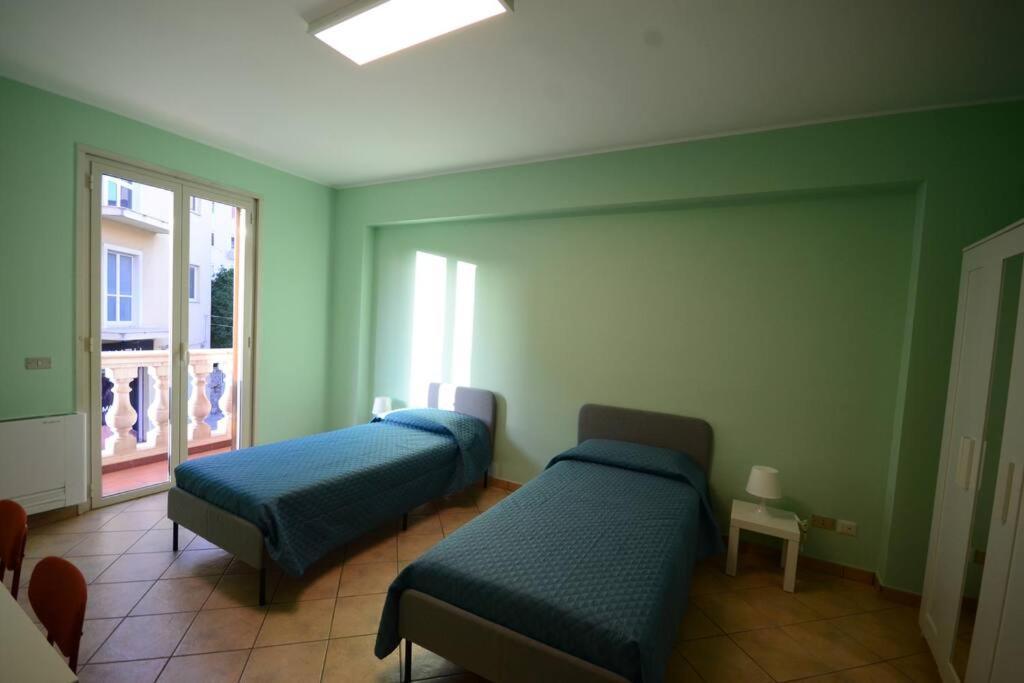 Casa Vacanza Donna Laura Барчеллона-Поццо-ди-Готто Экстерьер фото
