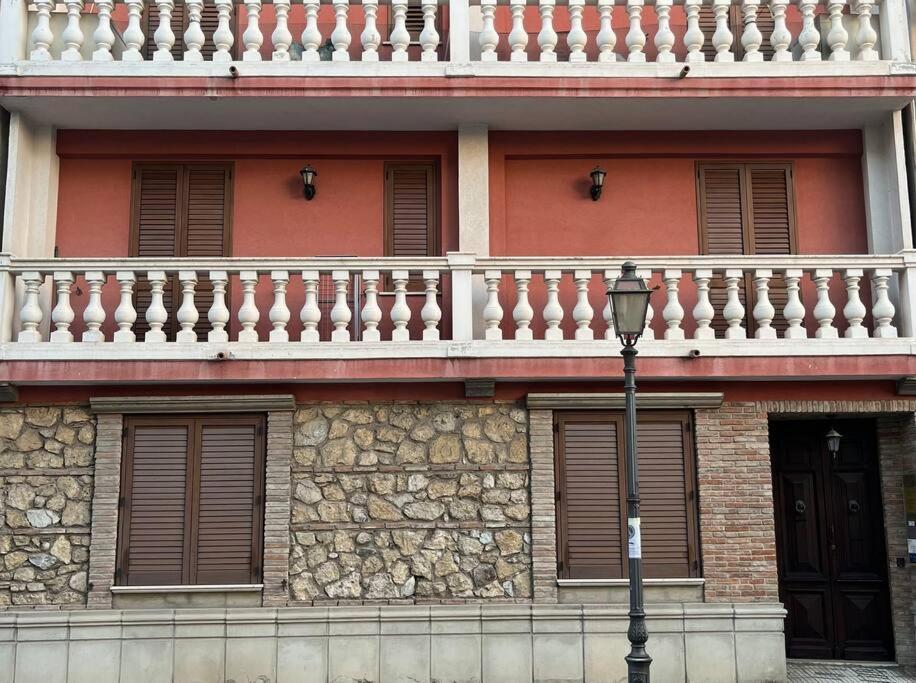 Casa Vacanza Donna Laura Барчеллона-Поццо-ди-Готто Экстерьер фото