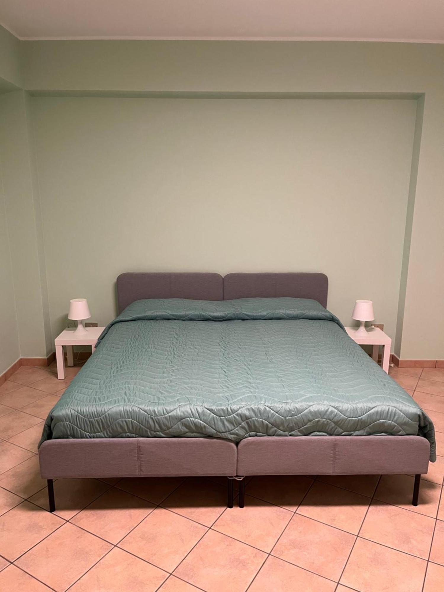 Casa Vacanza Donna Laura Барчеллона-Поццо-ди-Готто Экстерьер фото